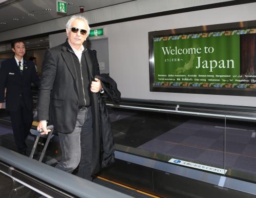 「ようこそ日本へ」新監督に決まり来日したハリルホジッチ新監督