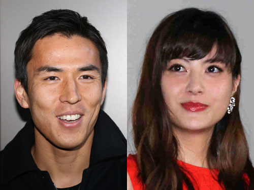 今秋にも結婚することが分かったサッカー日本代表でフランクフルトＭＦの長谷部誠（左）とモデルの佐藤ありさ