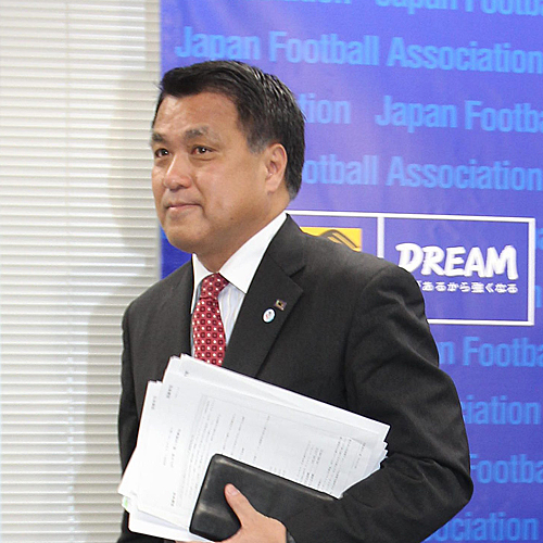 ＦＩＦＡ理事に当選した日本協会の田嶋副会長が、２８日からスイスで開催されるＦＩＦＡ総会に向けて日本を出発