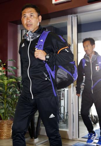 エクアドル戦のため、カナダ・ウィニペグに到着したサッカー女子日本代表の佐々木監督