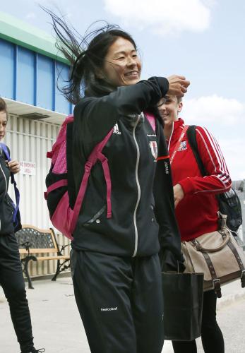 エクアドル戦のため、カナダ・ウィニペグに到着したサッカー女子日本代表の澤