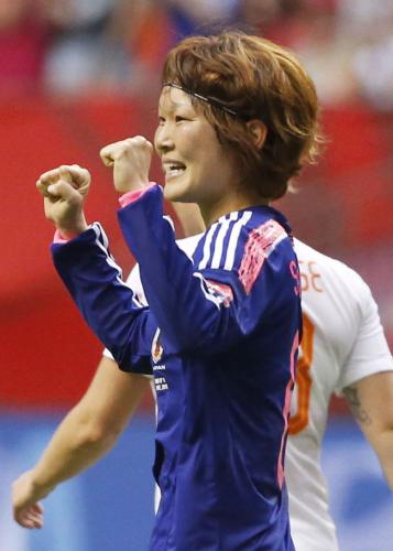 日本―オランダ　後半、２点目のゴールを決めて喜ぶ阪口