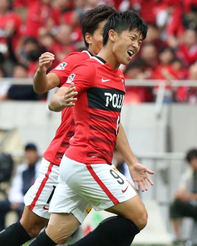 ＜浦和・Ｇ大阪＞後半、浦和・武藤はゴールを決め喜ぶ