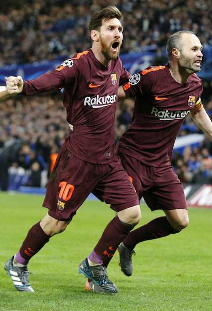 ゴールを決め、喜ぶバルセロナのメッシ（左）（ＡＰ）