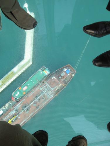１００メートル上空の空中散歩。キャビンの床は全面ガラス張りで韓国初の海上ケーブルカーは迫力満点