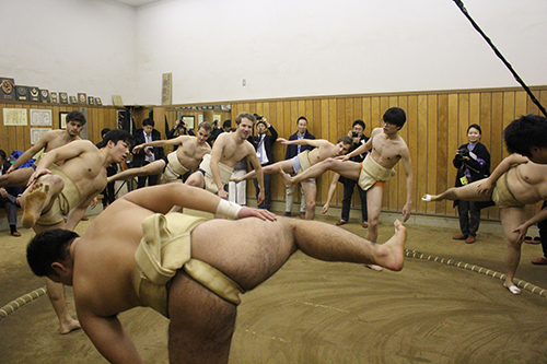 立大で行われた「相撲Ｗｏｒｋｓｈｏｐ」に参加した留学生