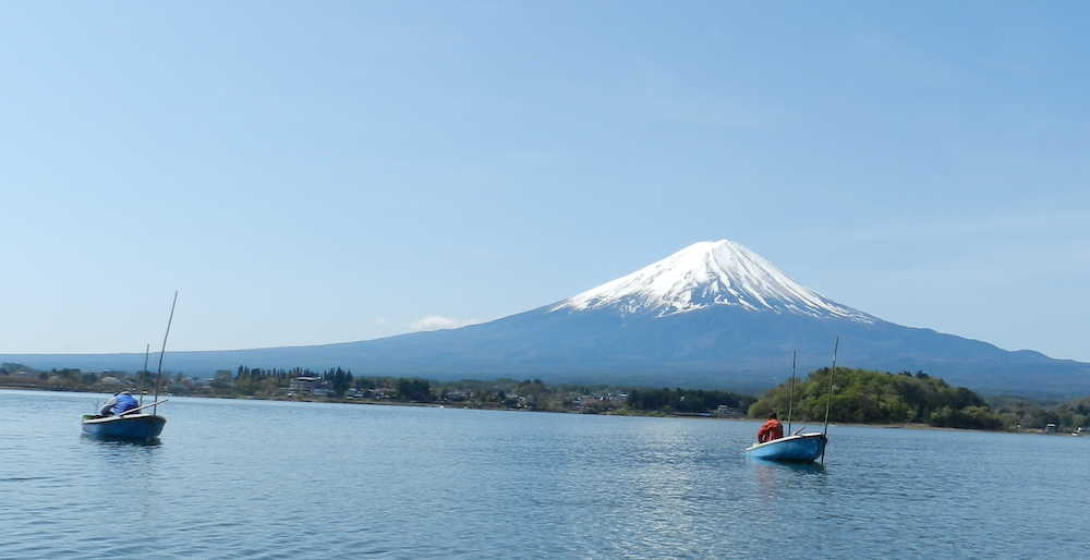 富士山を眺めながら舟釣りを楽しめる　　　　　　　　　　　　　　　　　　　　　　　　　　　　　　