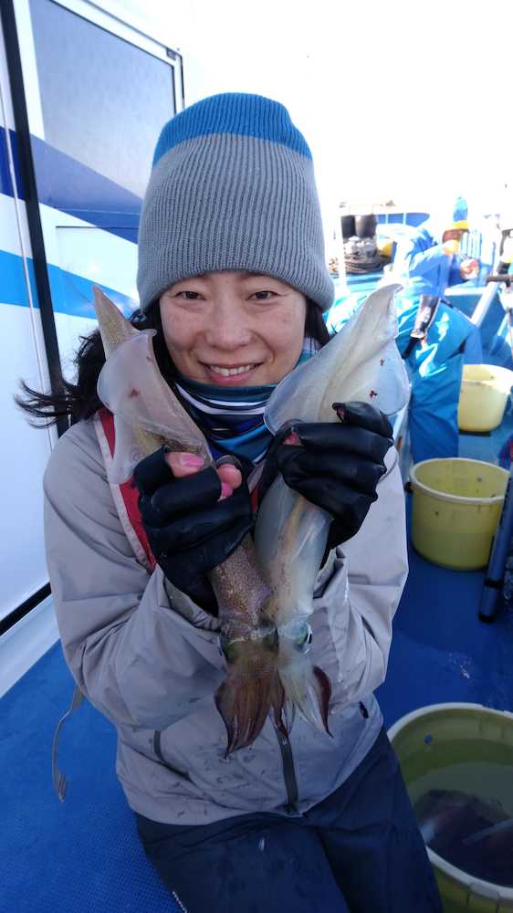 「面白い！」２回目のヤリイカ釣行で２匹、３匹掛けをした伊藤由紀さん
