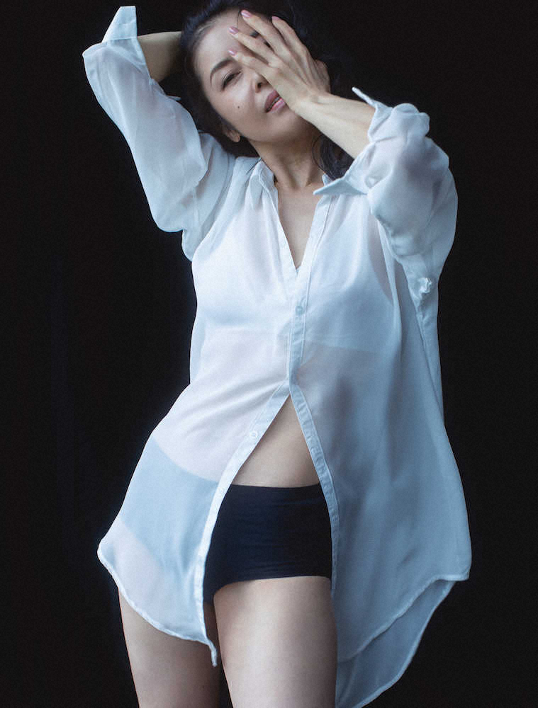 写真集「FUJI　AYAKO」では、健康的に鍛えられた体を披露