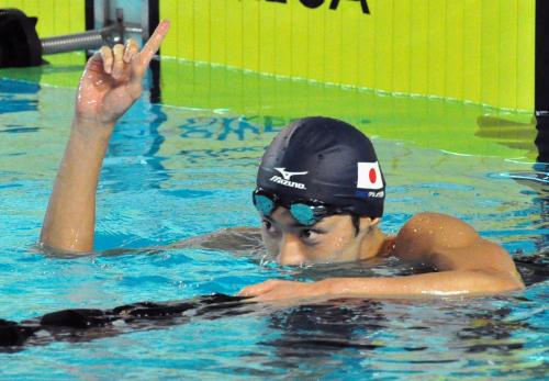 男子２００メートル背泳ぎ　１分５４秒３４の大会新で優勝した入江陵介