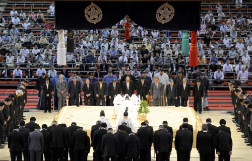 １５日間の安全を祈願して行われた大相撲名古屋場所の土俵祭り