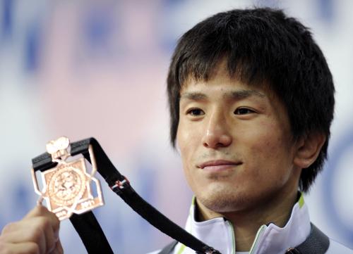男子フリー６０キロ級で銅メダルを獲得した湯元健一