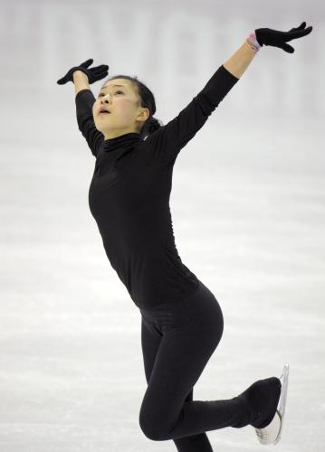 スケート四大陸選手権の公式練習で調整する村上佳菜子