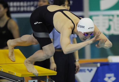 女子50メートル自由形予選　24秒84の短水路日本新をマークした萩原智子