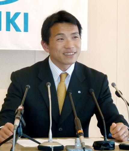 日本スポーツ仲裁機構に申し立てが認められ、記者会見で笑顔を見せるボート男子の武田大作