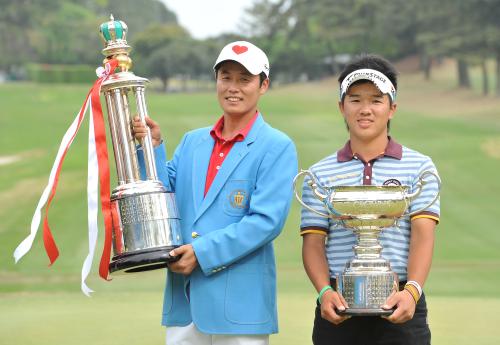 優勝したＩ・Ｊ・ジャン（左）とベストアマの伊藤誠道
