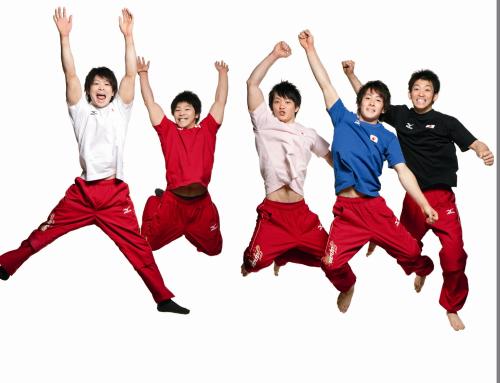 家庭画報８月号で篠山紀信氏が体操日本代表を撮影（左から内村、山室、田中佑、加藤、田中和）