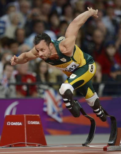 男子２００メートル（Ｔ44）予選　21秒30の世界新で決勝に進んだ南アフリカのオスカー・ピストリウス
