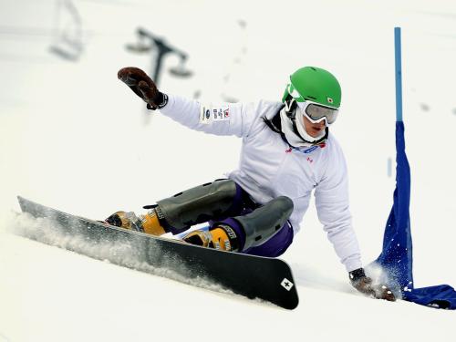 スノーボードの世界選手権を前に練習する竹内智香