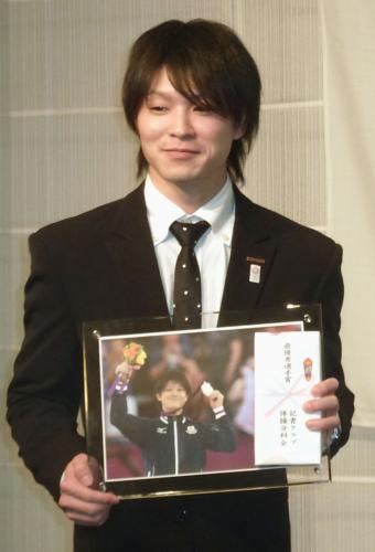 東京運動記者クラブ体操分科会の２０１２年最優秀選手に選ばれた内村航平