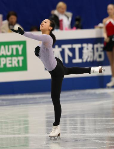 フィギュスケート世界選手権の公式練習中の浅田