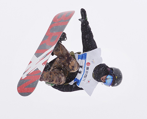 スノーボードの全日本選手権男子ハーフパイプで優勝した片山来夢