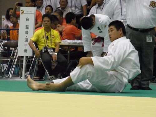 全国高校総体・柔道　男子個人１００キロ超級の３回戦で敗れた修徳・小川雄勢