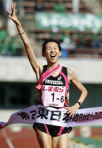 女子で３連覇を果たしたユニバーサルエンターテインメントのアンカー・那須川瑞穂