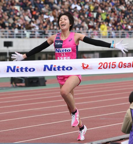 ＜大阪国際女子マラソン＞重友梨佐は日本人トップの３位でゴール