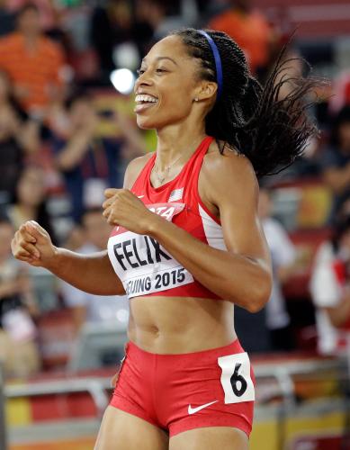 女子４００メートルを制し世界陸上で９つ目のメダルを獲得したフェリックス（ＡＰ）