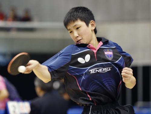男子シングルスで３回戦進出を決めた小学６年生の張本智和