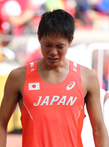 昨年８月の世界選手権で途中棄権し、涙を流す鈴木雄介
