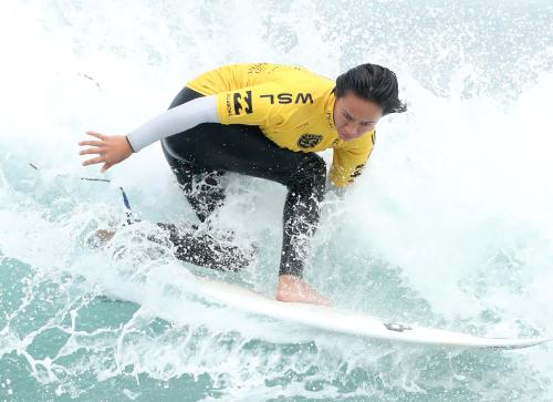 女子サーフィンの世界大会「ホワイトバッファロー・ウィメンズ・プロ」ＲＯＵＮＤ　ｏｆ　１６で敗退を喫した宮坂