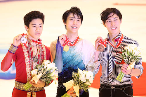ＮＨＫ杯男子で表彰台に上がった（左から）チェン、羽生、田中