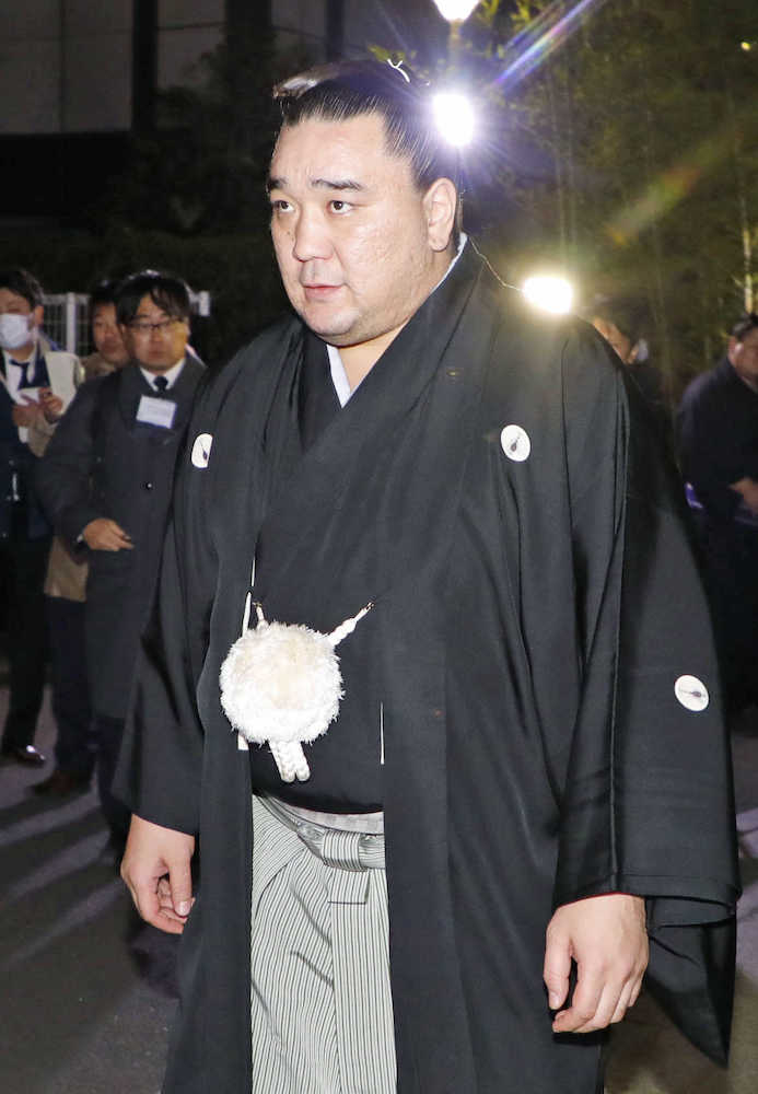 大相撲の元小結時天空の通夜に訪れた横綱日馬富士
