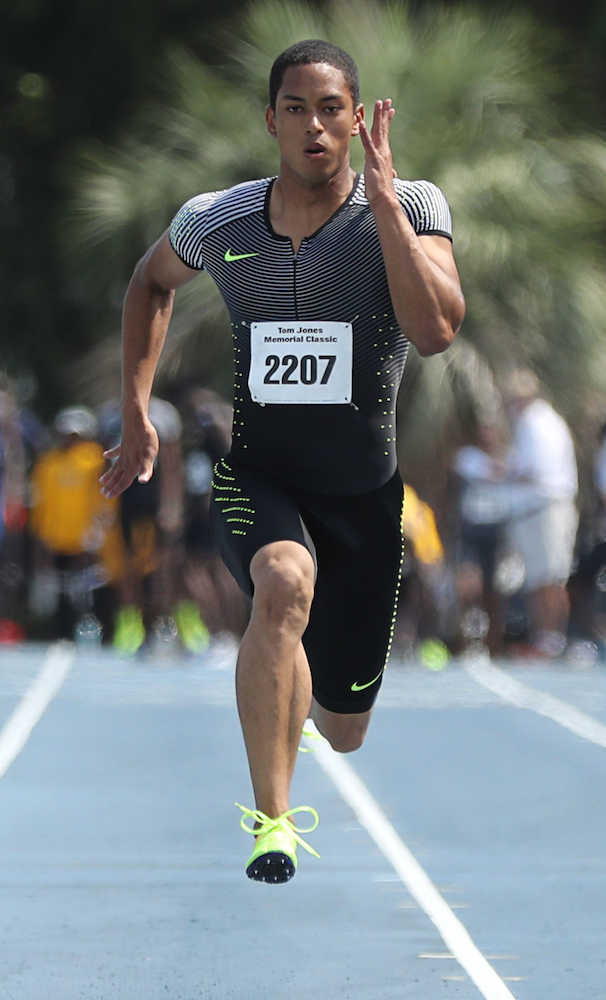 米フロリダ州ゲインズビルで行われた競技会の男子１００メートルに出場し、追い風３・３メートルで１０秒０５をマークしたケンブリッジ飛鳥