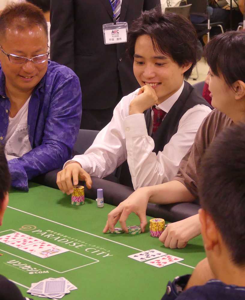 全日本ポーカー選手権に招待選手として出場した将棋の佐々木六段