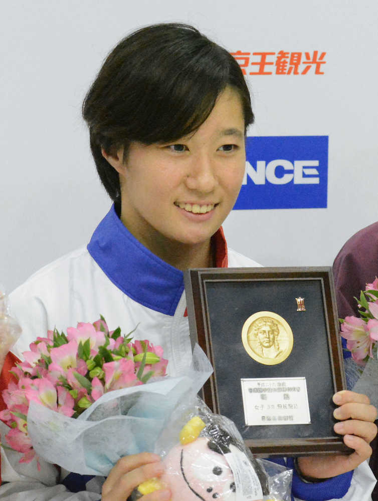 飛び込み日本選手権　女子３メートル板飛び込みで優勝した板橋