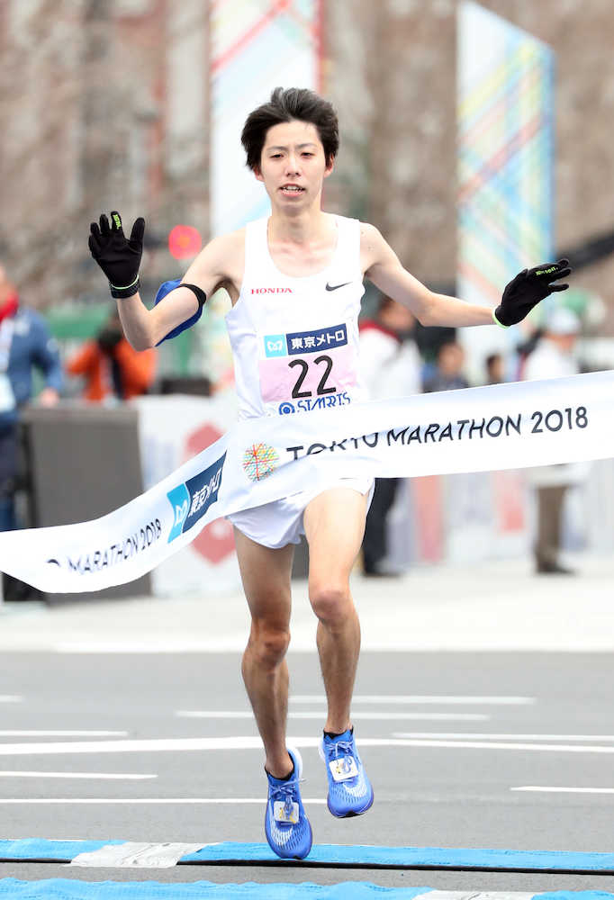 ＜東京マラソン＞２時間６分１１秒の日本新記録、日本人トップでゴールする設楽悠太