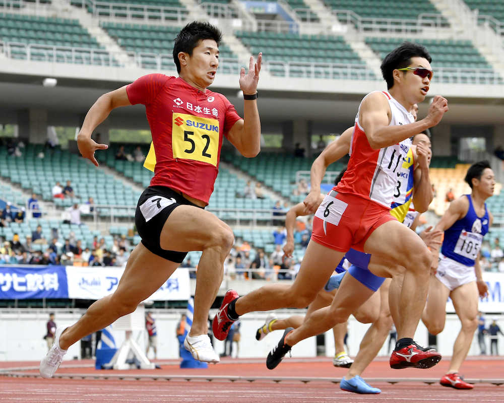 男子２００メートル決勝　２１秒１３で５位だった桐生祥秀（左端）
