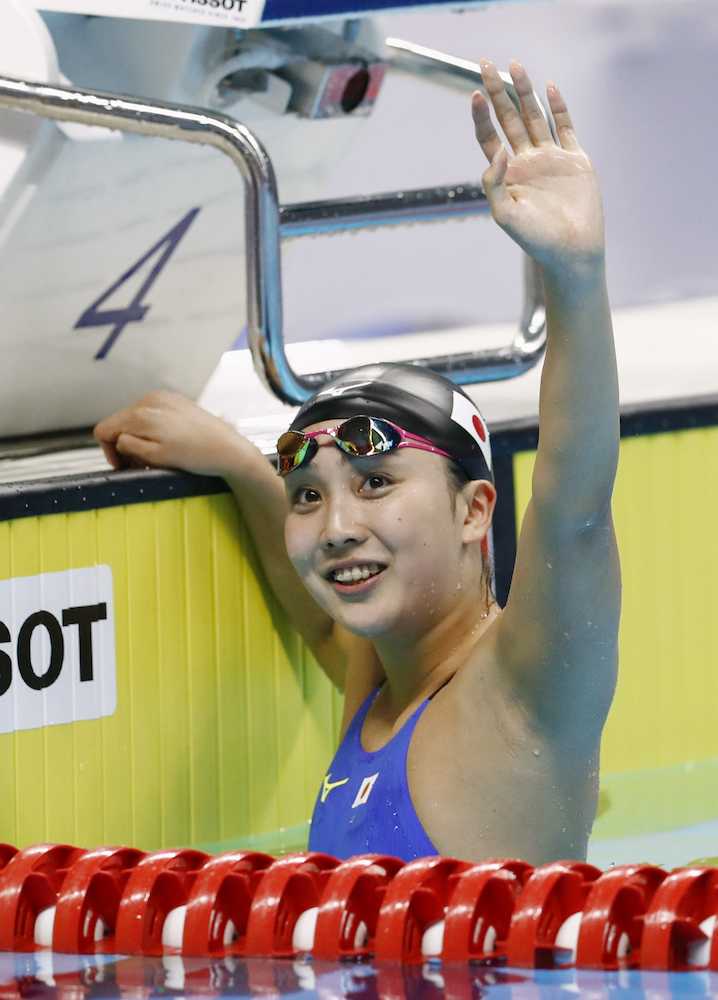 女子２００メートル平泳ぎで金メダルを獲得した渡部