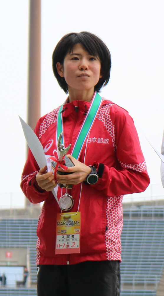 香川丸亀国際ハーフマラソン大会で日本人歴代３位の１時間７分５５秒の好タイムを記録した鈴木亜由子（ＪＰ日本郵政グループ）
