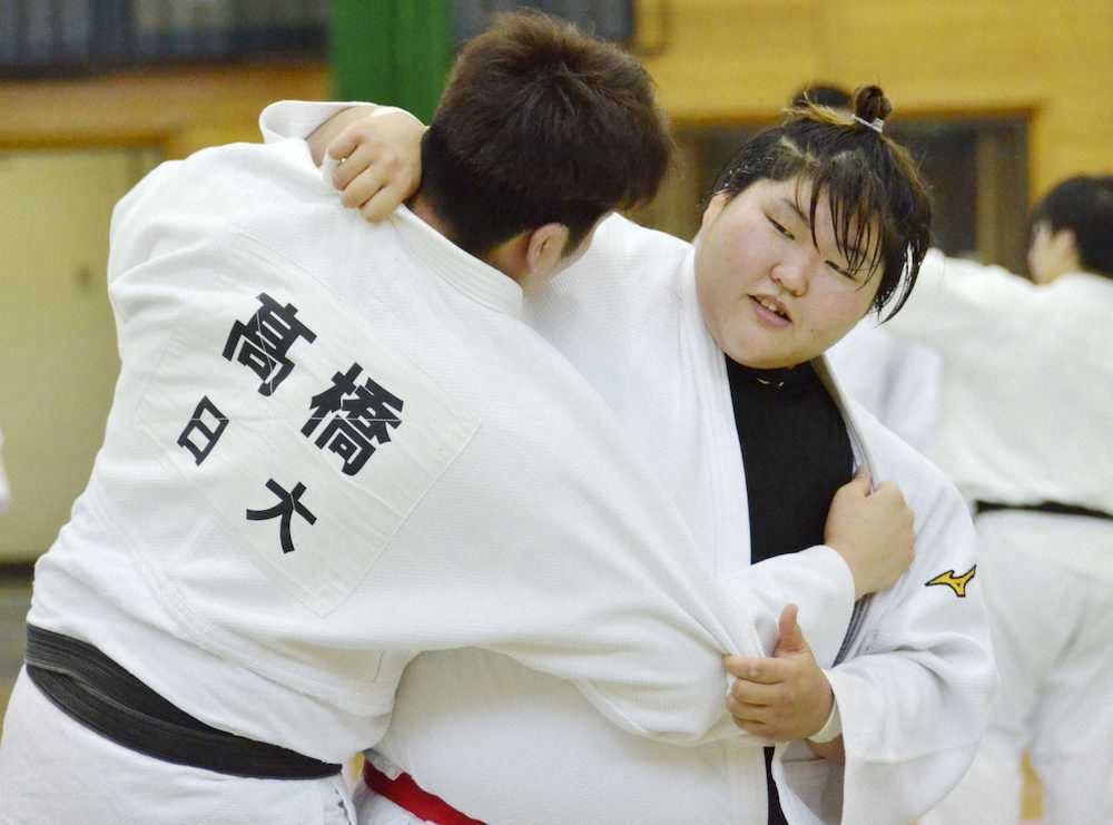 柔道女子日本代表の強化合宿で練習する朝比奈