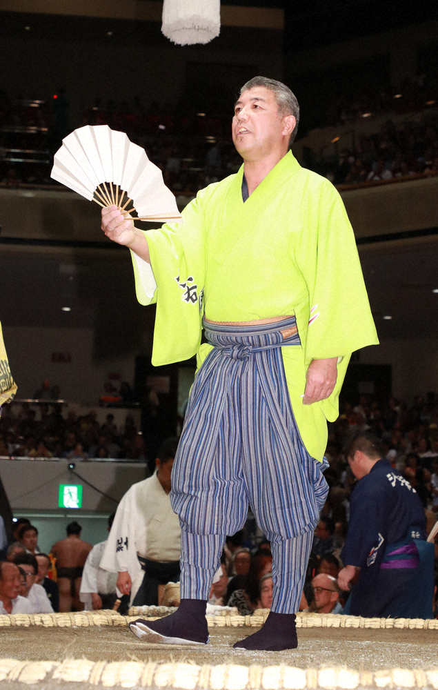 暴力問題で日本相撲協会を退職した立呼び出しの拓郎