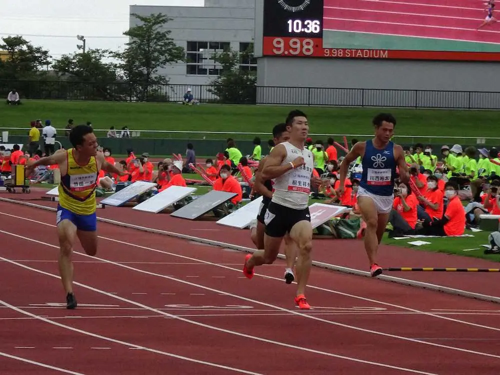 ＜陸上・ナイトゲームズ・イン福井男子100メートル予選＞桐生祥秀は流しながら1着でゴールした　