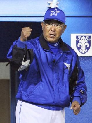 最下位に終わり、来季は背水の陣で臨む横浜・大矢監督