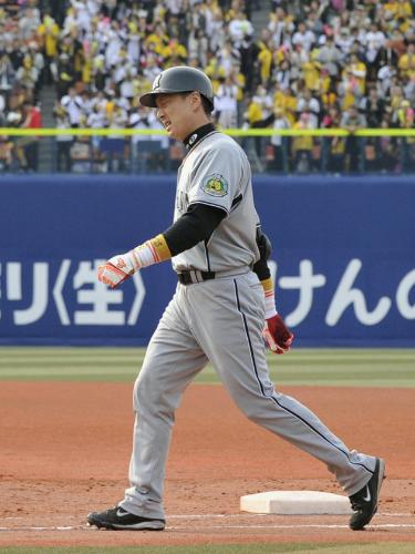 連続試合フルイニング出場のプロ野球記録が途切れた横浜戦の８回、代打で出場し二ゴロに倒れた阪神の金本知憲外野手