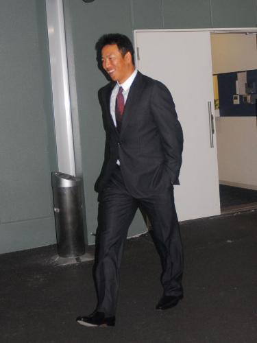 関係者へのあいさつのため、マツダスタジアムを訪れたドジャース・黒田