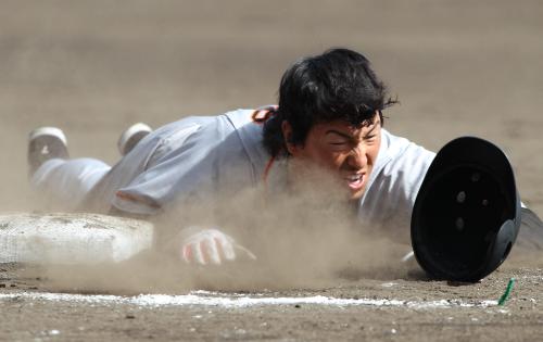 ＜横・巨＞７回１死一塁、松本の遊直で飛び出した一走・長野は一塁へ戻れず併殺
