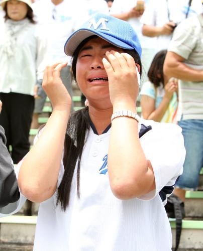 ＜森・中津北＞試合終了とともに泣いて喜ぶ、重光監督の長女・咲希さん